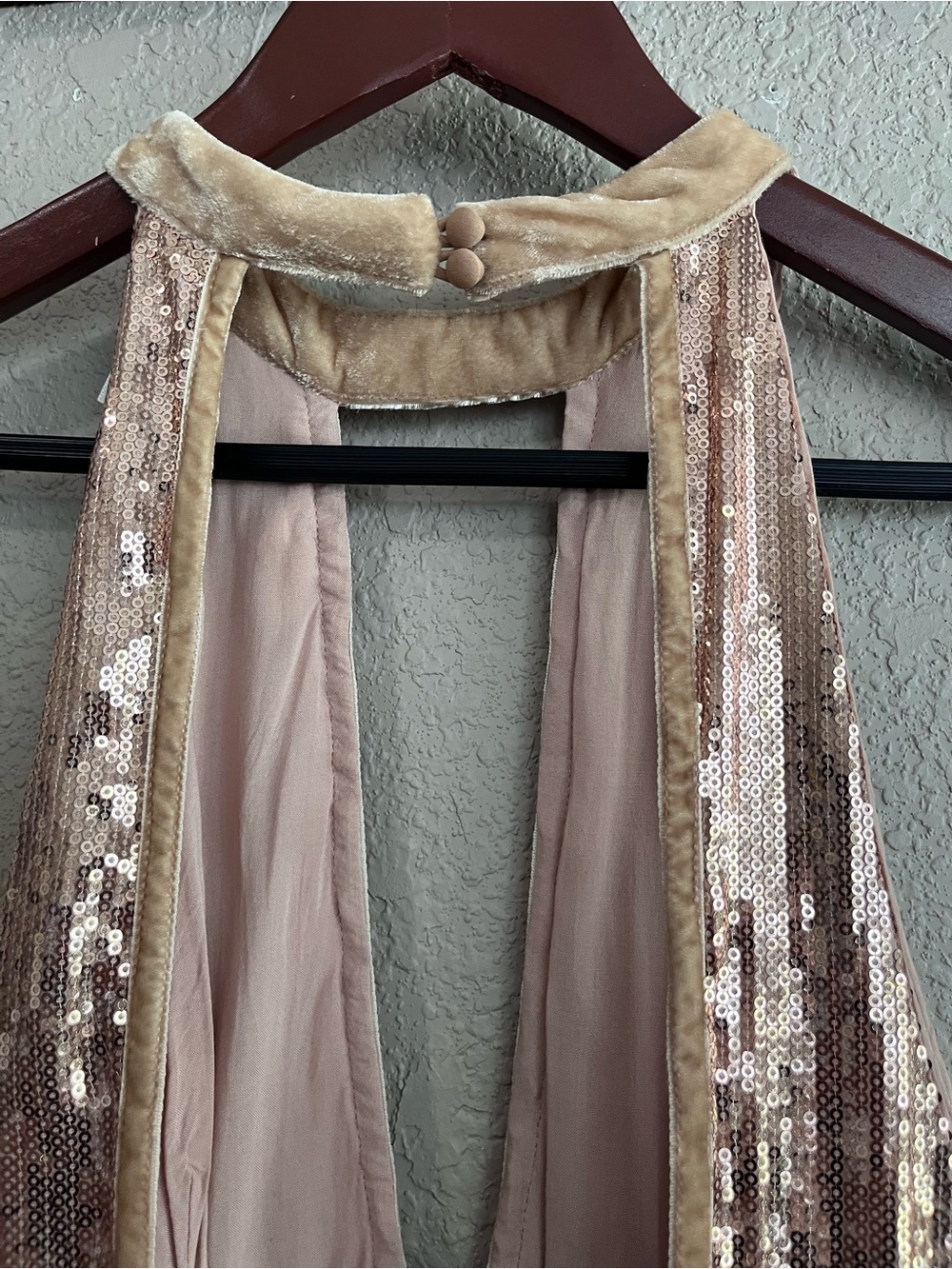 😎 Free People Film Noir Rose Gold Sequin Velvet Trim Halter Mini Dress - Size 8 - Picture 6 of 16